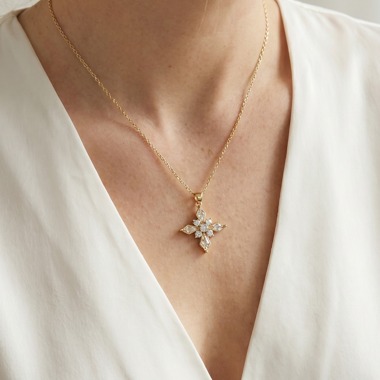 Cross necklace for women, long pendant accessory, light luxury niche high-end original design sweater chain wholesale