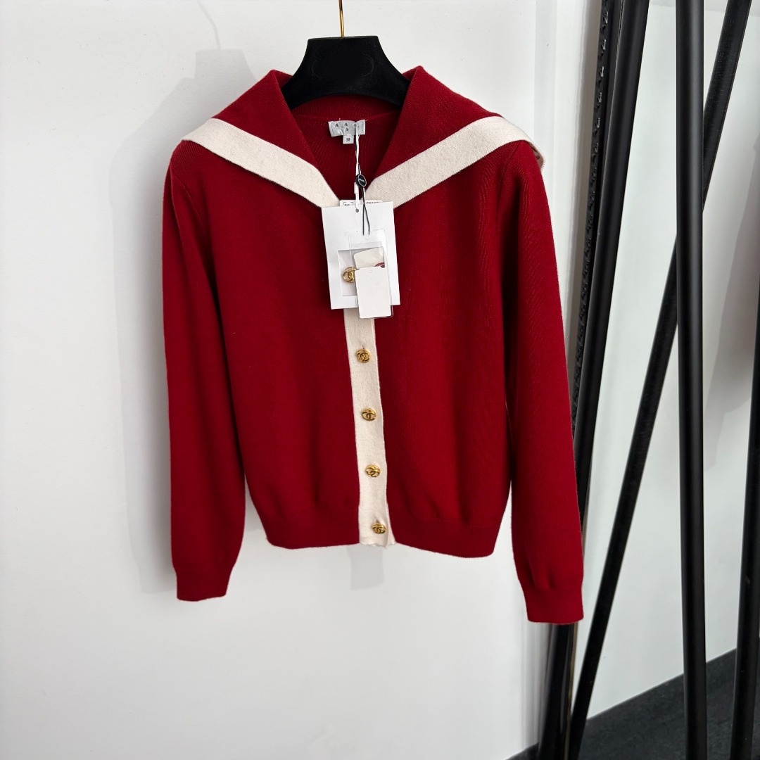 Sweaters women's Designer Sweaters for woman luxurious short-sleeved Sweaters top Summer Style French-style Small Charm Button Navy Collar Knit