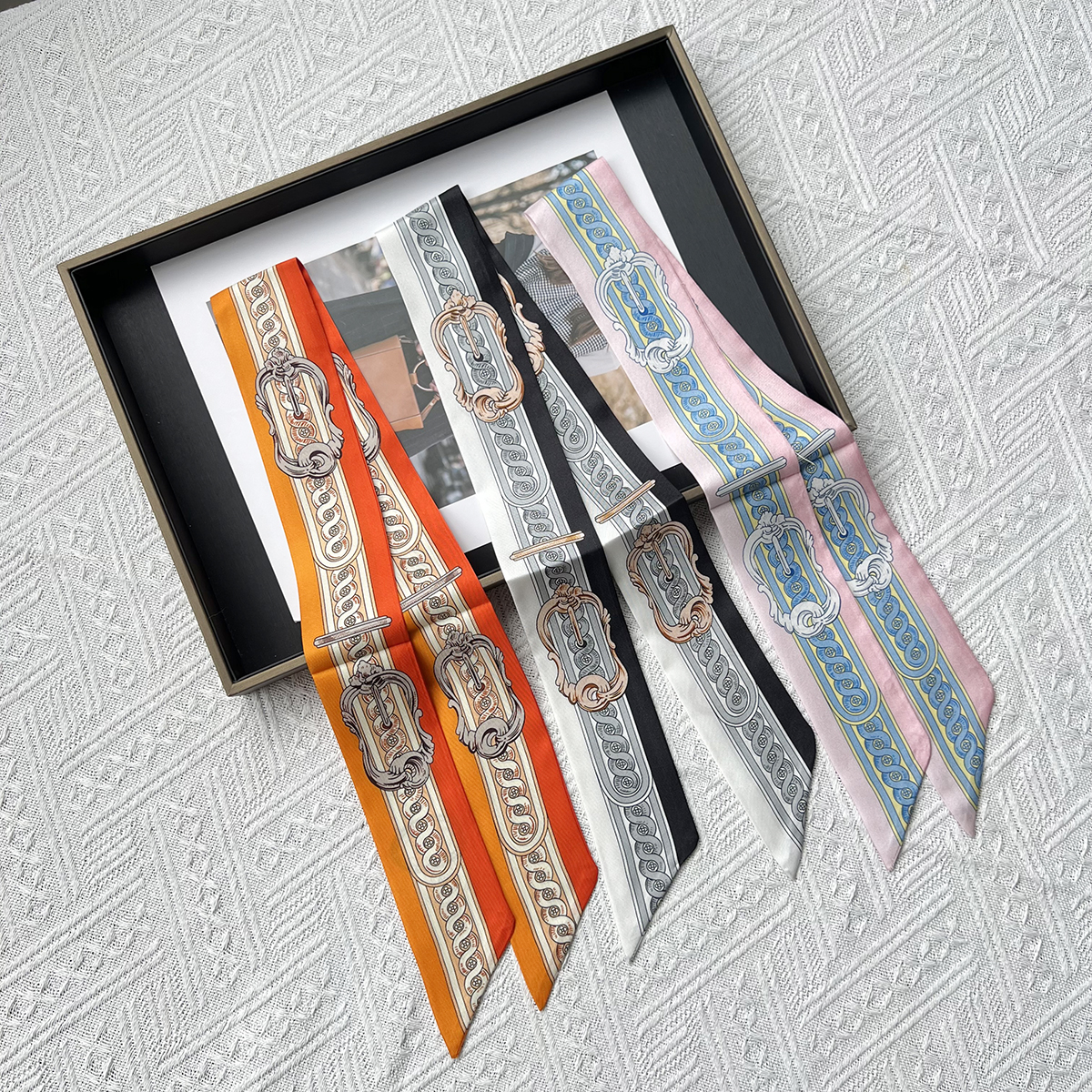 Summer fashion chain print silk scarf in long strips, wholesale of French versatile print professional neck scarf, factory direct sale