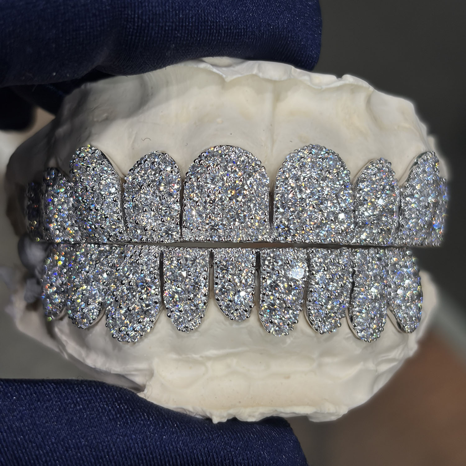 Custom Top Bottom 6 8 10 12 S925 Silver Mosaic Setting VVS Moissanite Lab Diamond Perm Cut Straight Line Solid Gold Teeth Grillz