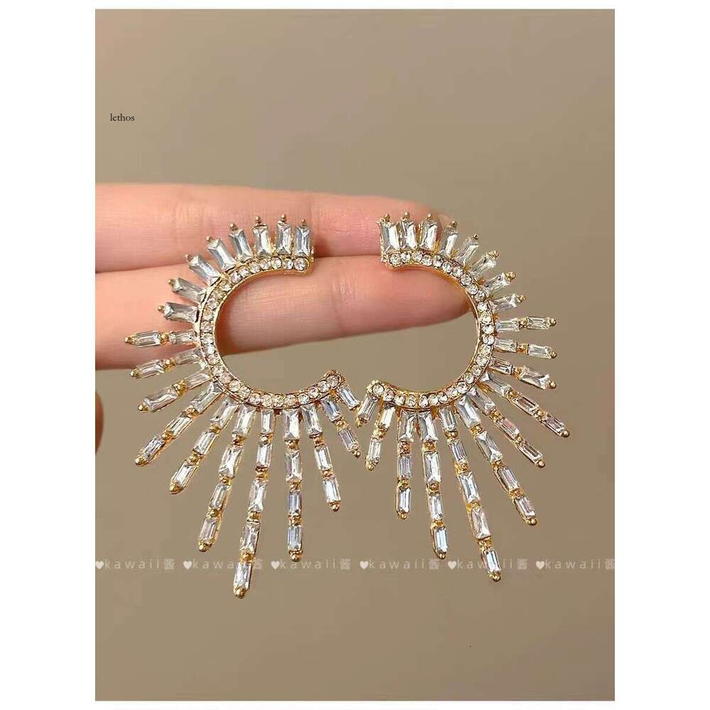 Vintage Style~Diamond-Studded Sunflower for Women 2025 New Model Light Luxury High-End Retro Stud Earrings Exaggerated
