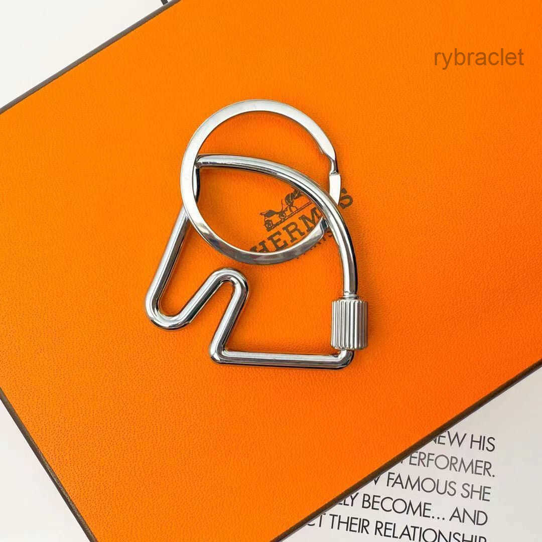 Designer Keychains Unisex Designer Keychain Stainless Steel Speed Woman Luxury Keyring Mens Key Chain Classic Bag Charm Necklace Pendant