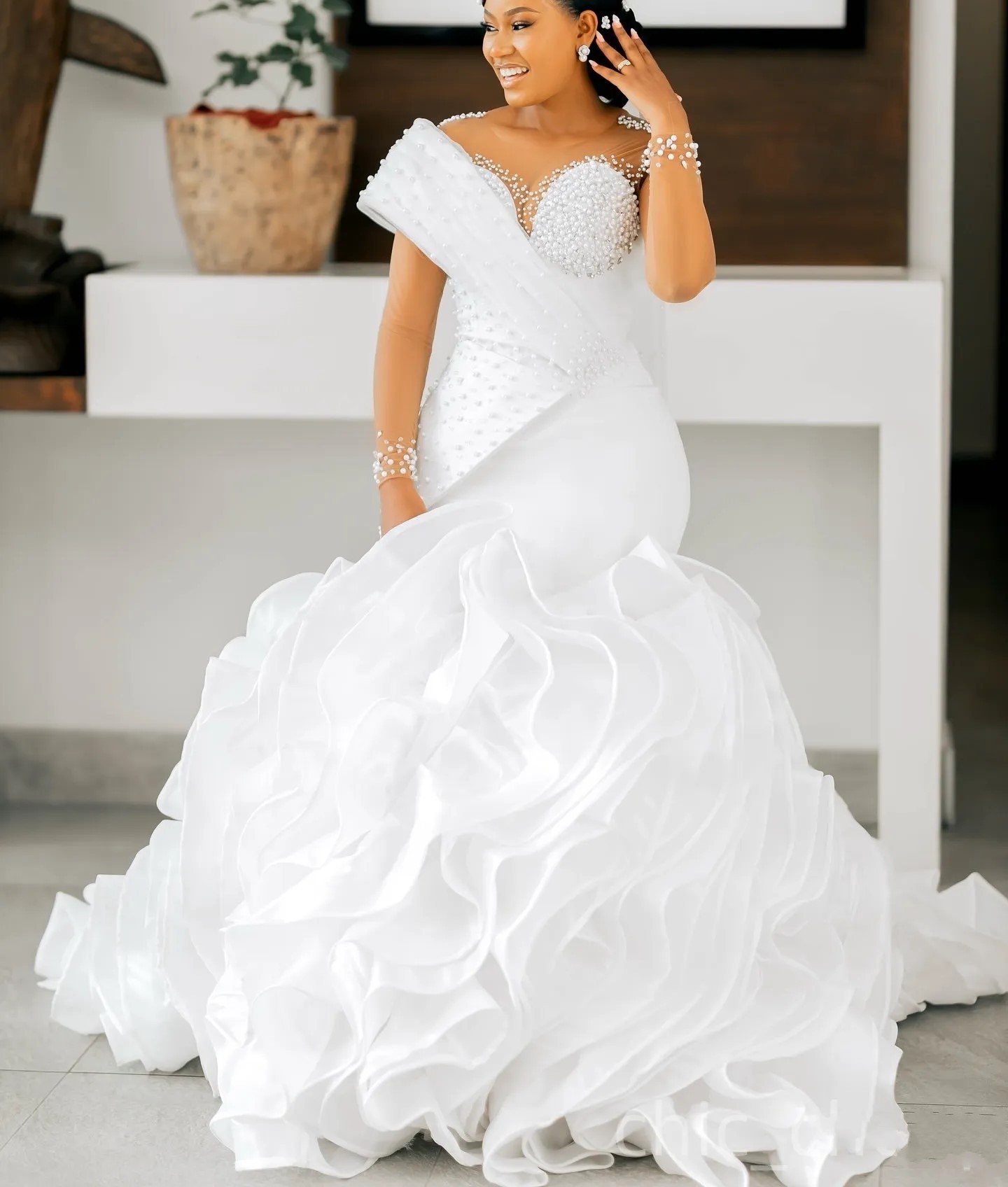 Arabic Aso Ebi Plus Size White Wedding Dresses Sheer Neck Full Sleeves Pearls Organza Tiers Elegant Bridal Gowns Bride Dress Vestidos De Noiva