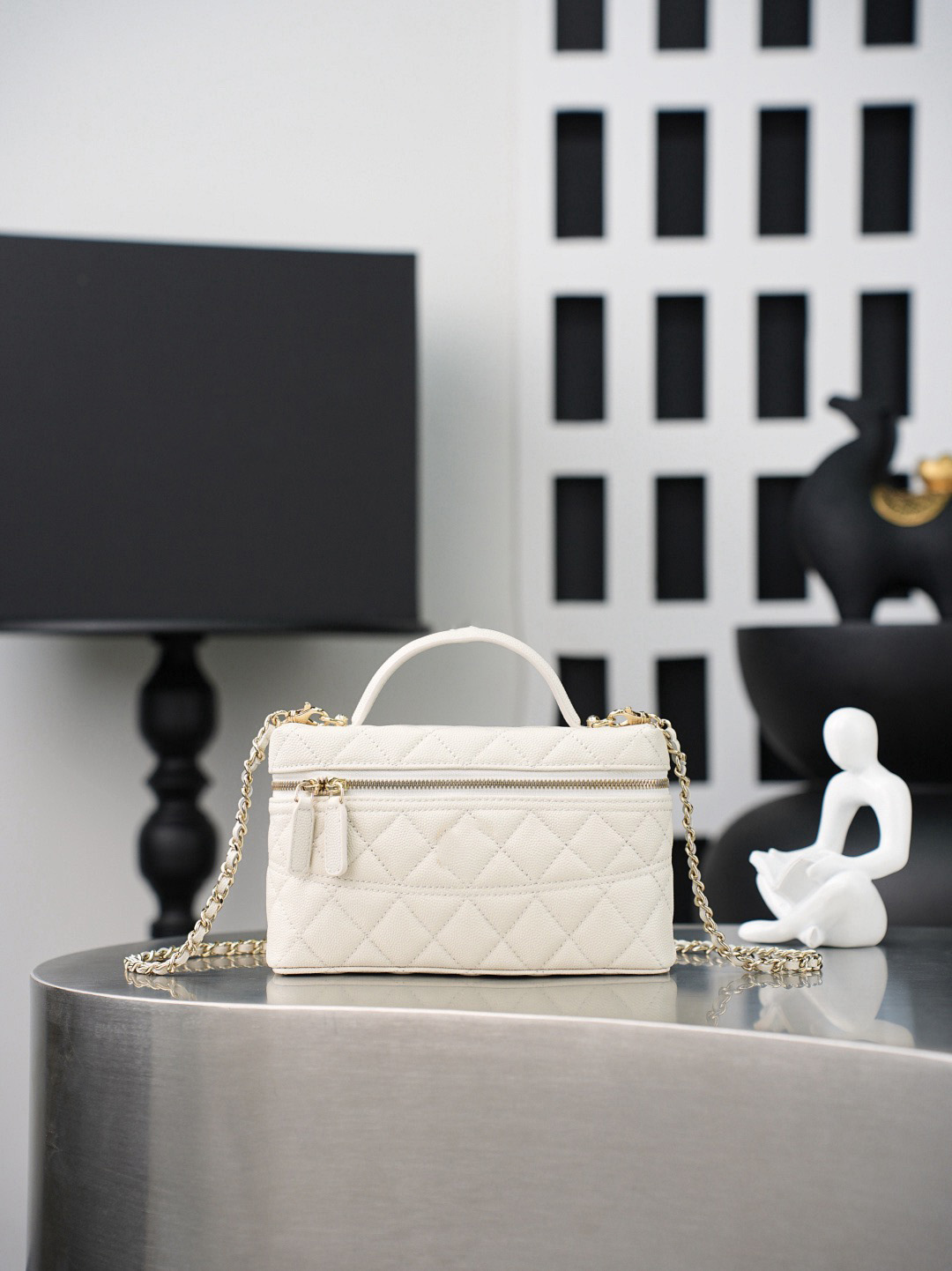 Hot high-quality designer bags, makeup bags, classic caviar leather, can hold cosmetics and small items, suitable for commuting and dating,