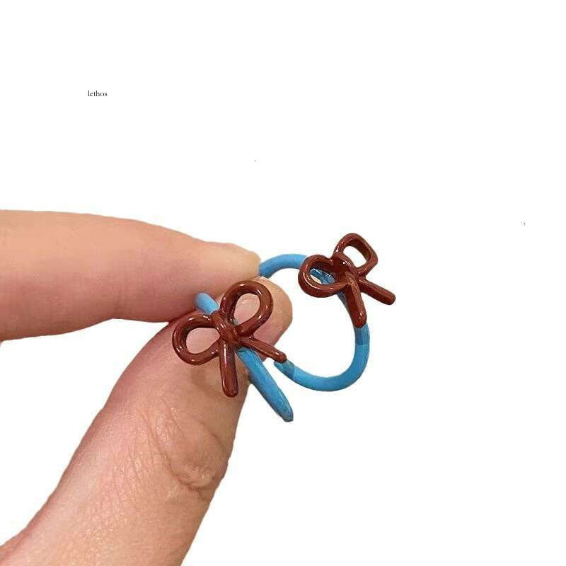 Unique niche design color-blocking bow for women, Korean ins trend C-shaped hoop earrings, personalized minimalist style earrings