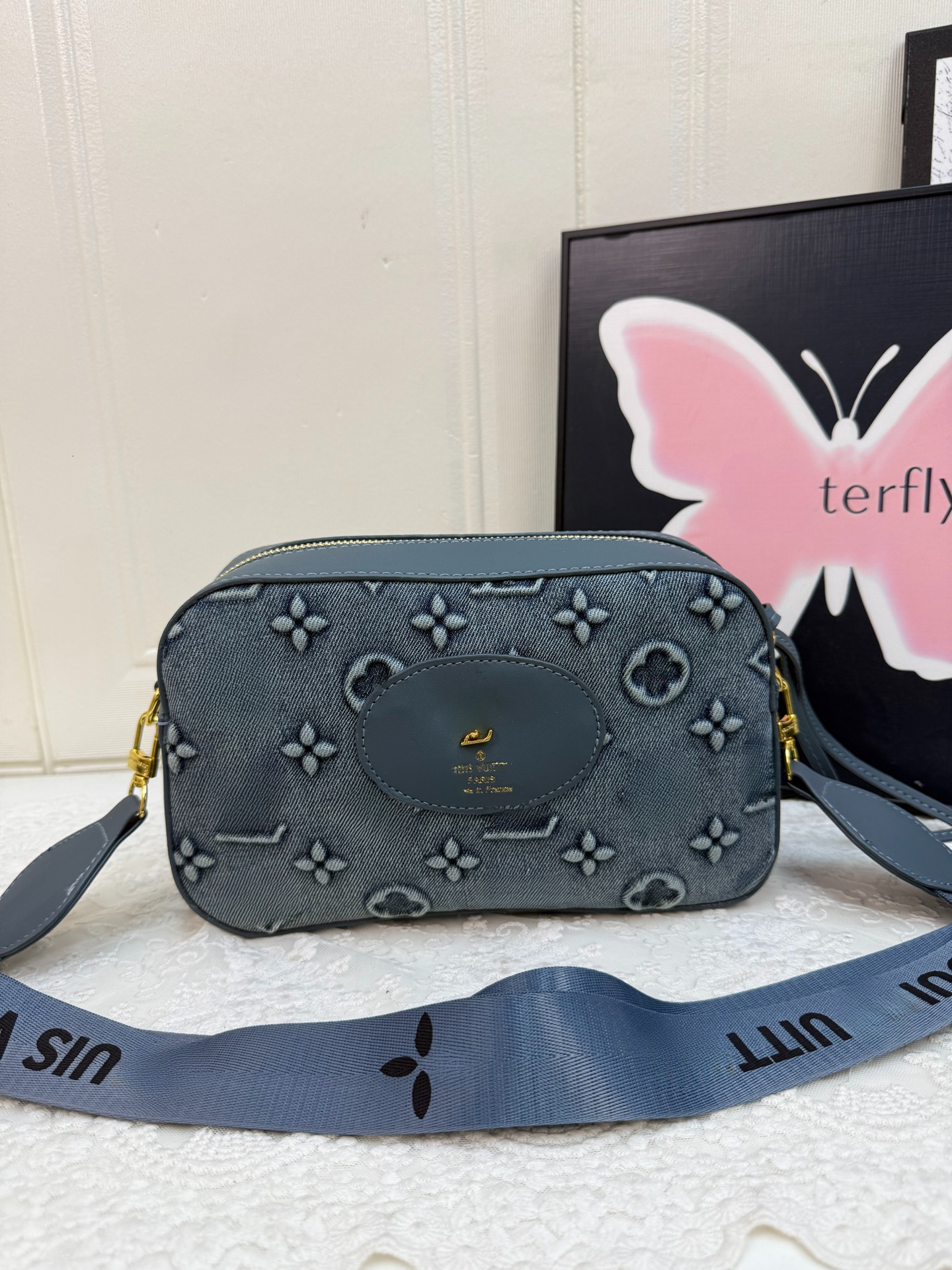 Luxury New Shoulder Clutch Commuter Bag Free shipping bag bucket bag high-end light luxury retro and bag classic printed