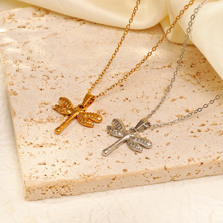 INS stainless steel dragonfly-shaped necklace for women, trendy and versatile, simple style, 18K jewelry wholesale, new spring collection