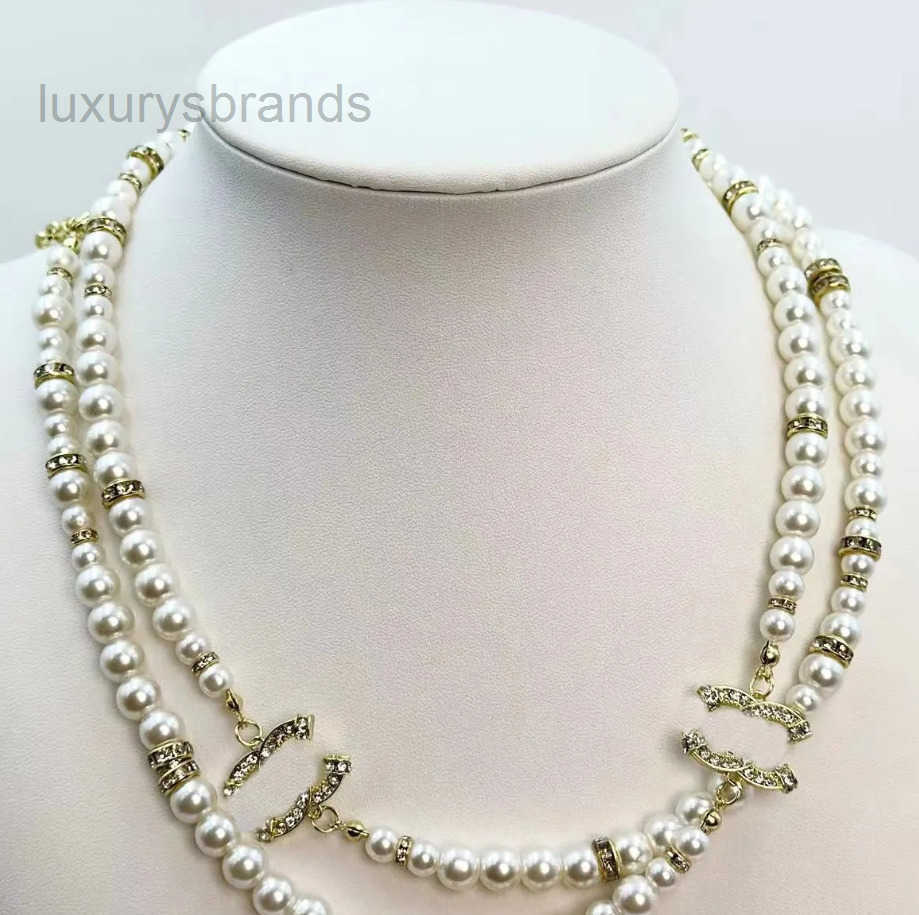 Designer Classic Pendant Necklaces for Famous Women Gold Silver Plated Alloy Crysatl Pearl Rhinestone Sweater Newklace Wedding Party Jewerlry Access