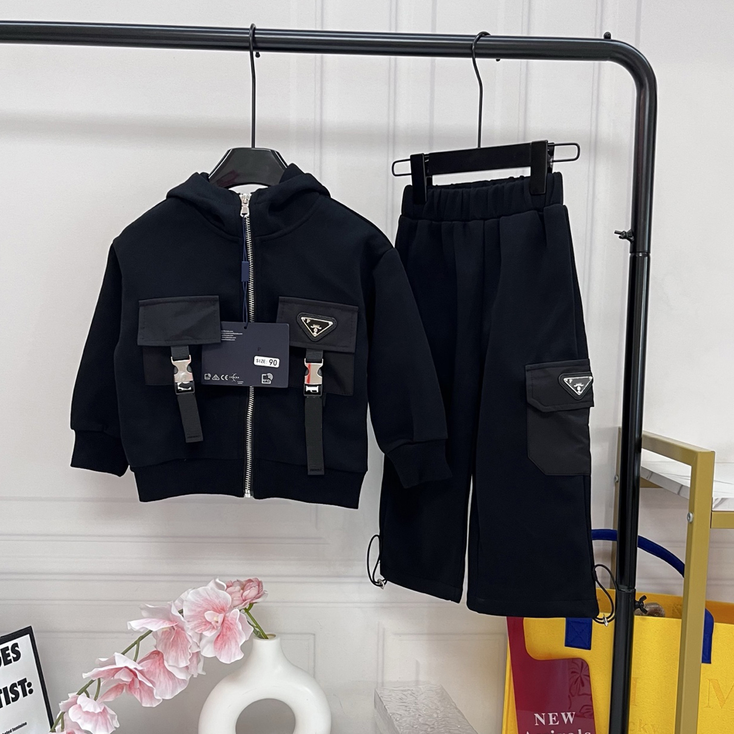 Designer Kids Hoodie Tracksuit Boys Black Cargo Two Piece Set Toddler Zip Up Hooded Jacket Wide Leg Pants Children Streetwear Outfit Size 90CM-150CM