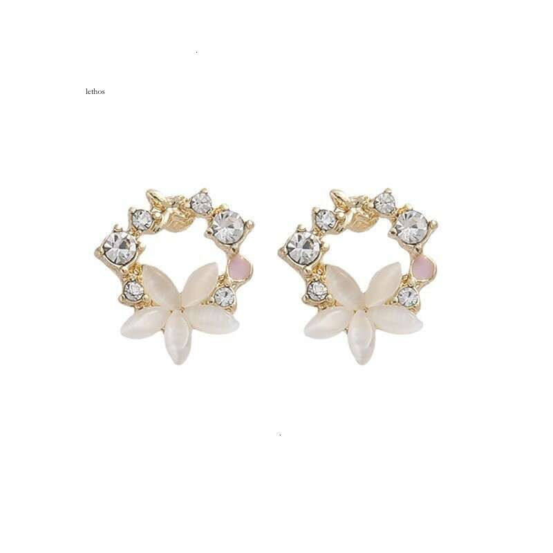 2025 New French Style Light Luxury Cat Eye Zircon Flower Stud Earrings with 925 Silver Pins, Niche Design Ear Accessories