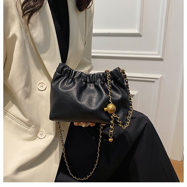 Luxury Brand Designer Bag Cloud New Fashion Trend Niche Design Retro Women's Commuter Chain Crossbody Mini Bucket Bag
