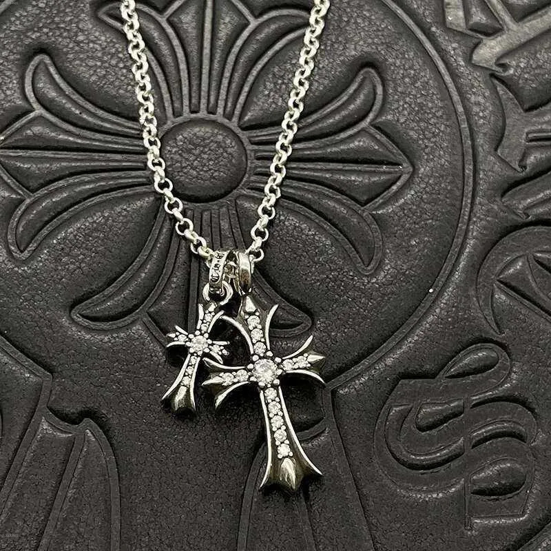 Colliers Mode Chrome Designer Mini Croix Noire Pendentif Charme avec Corde Chaîne Chrono Collier Hip Hop Femmes Hommes Plein Pavé Zircone Cubique