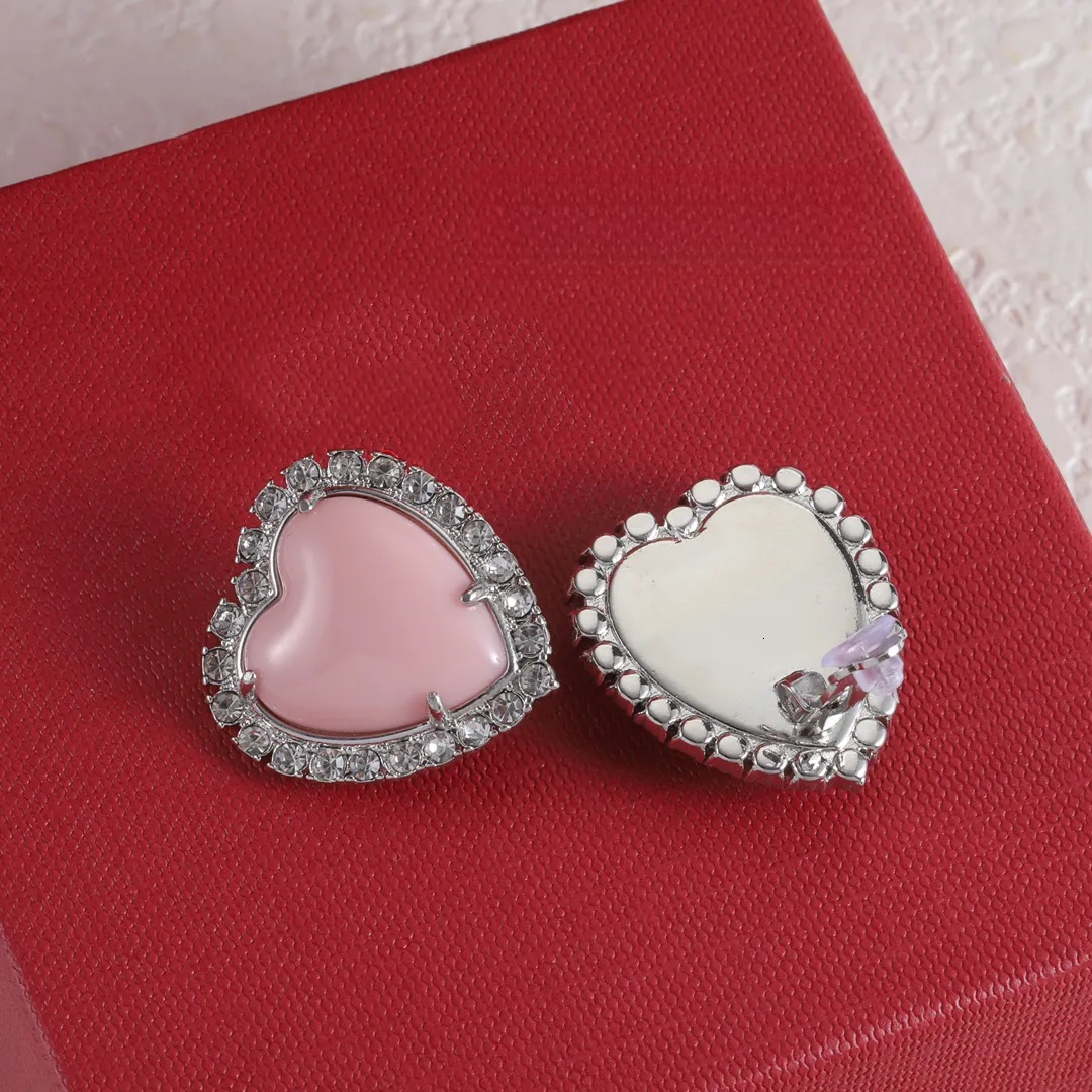 Les boucles d'oreilles bijoux sont des cadeaux haut de gamme et luxueux conçus par des créateurs de bijoux444