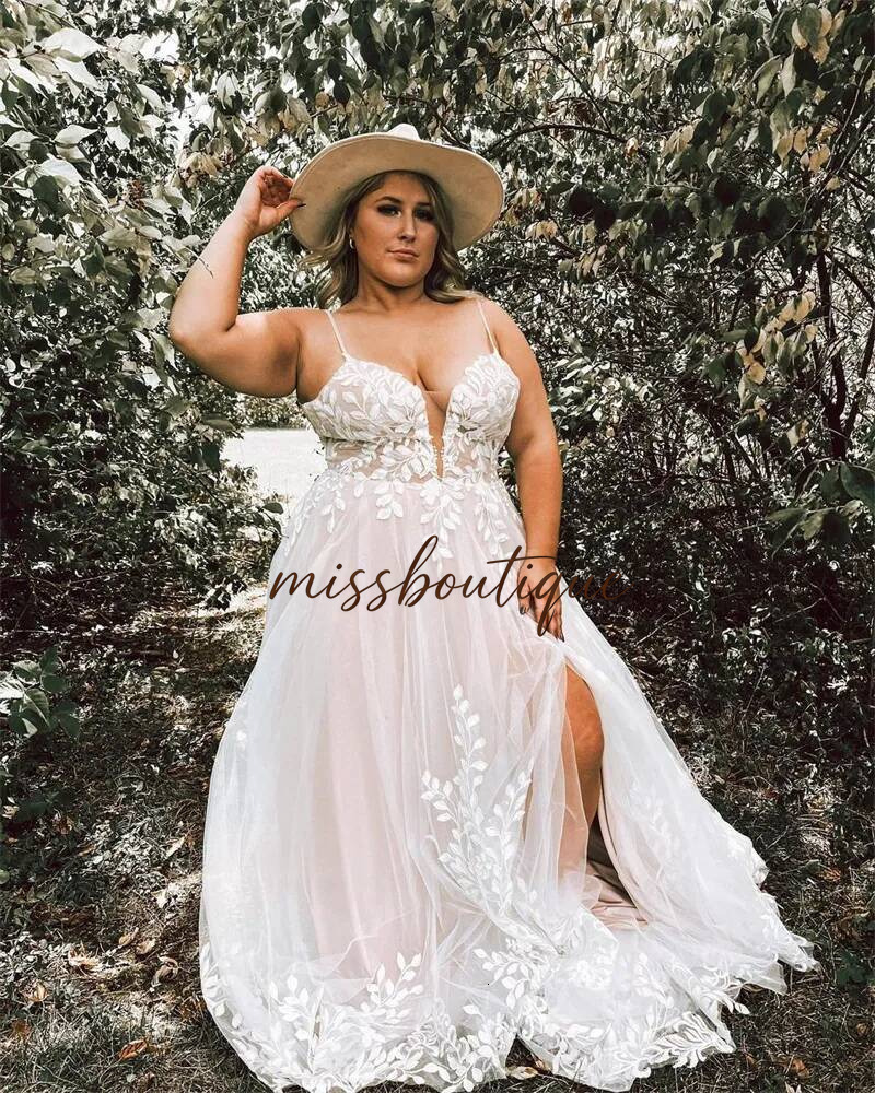 Chic Boho Forest Wedding Plus Size Celtic Hippies Bohemian Bridal Dresses Spaghetti Straps Leaf Lace Civil Gatsby Destination Beach Bride Robe Maria