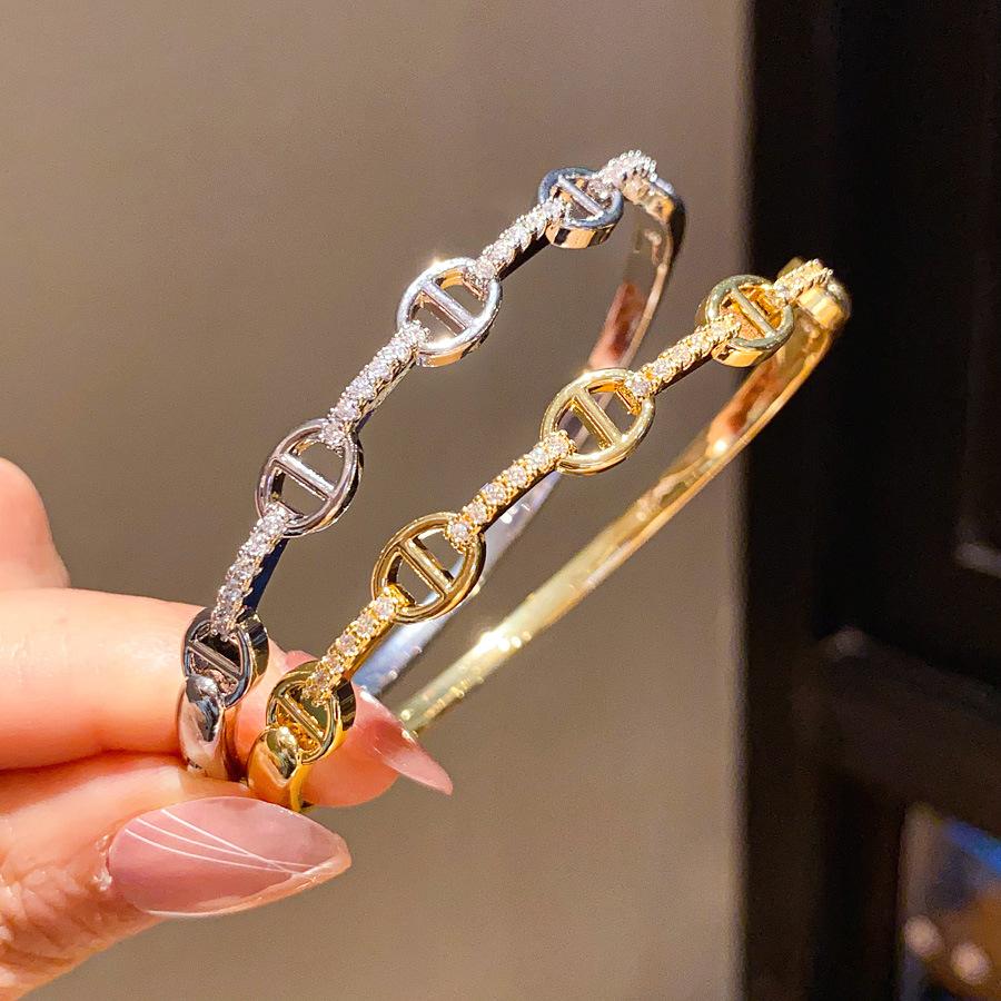 Solid Hard Bangles women Bangle Size Gold Plated Diamond Cut Circle Link Cuff Bracelet Sparkling Crystal Fashion Accessory For Her Party Rigid