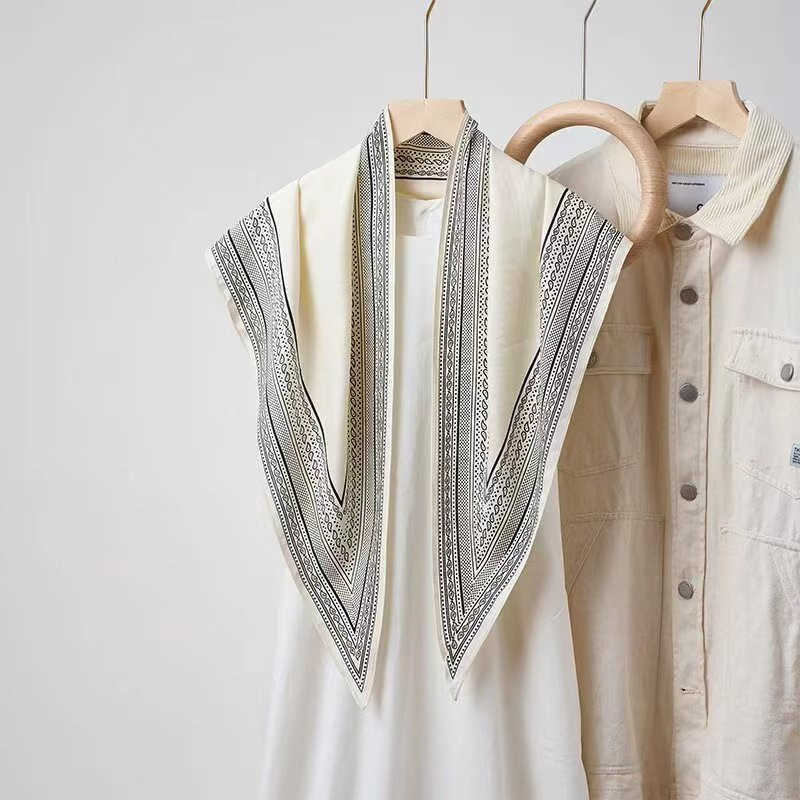 Korean Style Silk Scarf for Women Thin Triangle Scarf Silk Scarf Decoration Diagonal Stripe Diamond Scarf Fashion Shawl for Summer L260804HL57