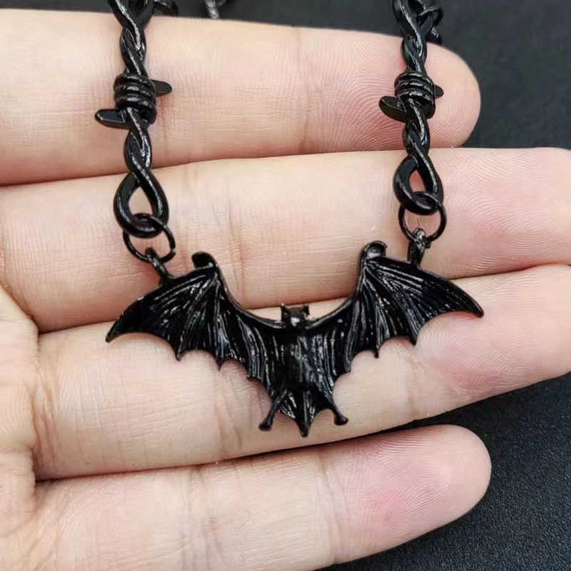New Black Bat Necklace Gothic Thorns Dark Chain Halloween Gift L2685