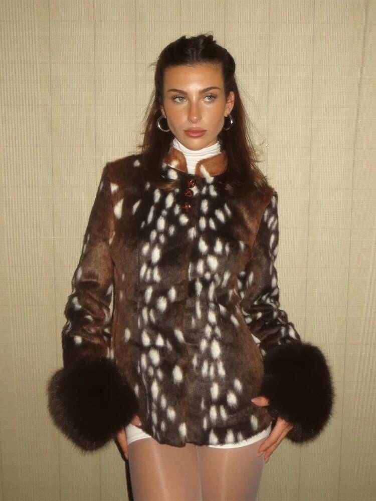 Leopard Print Designer Fashion Cropped Jacket Round Neck Long Sleeve Button Front 2026 Spring Edgy Women Outerwear Fashion Chic Street Lady Coat