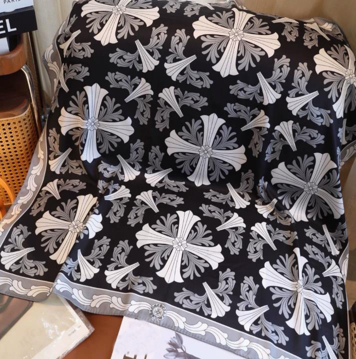 Designer Scarves Fashion Printed scarf silk Black White Summer New Style silk Womens Ribbons For Work Travel outdoor And Home Headband 90x90cm