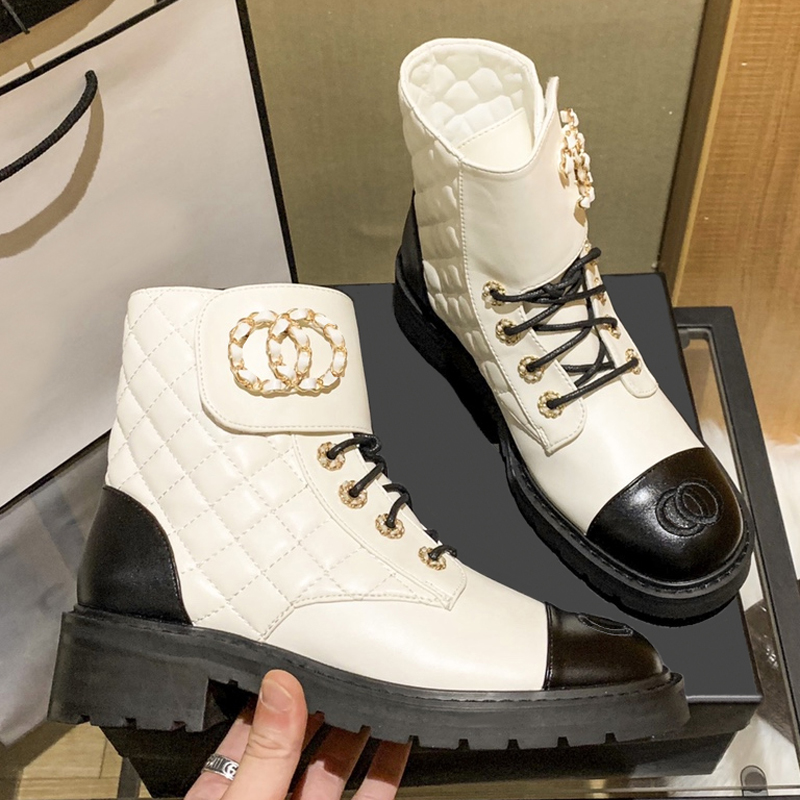 Botines de estilo de lujo con cordones para mujer, botas de combate con adorno de cadena y costuras acolchadas, tacón de bloque, botas cortas antide