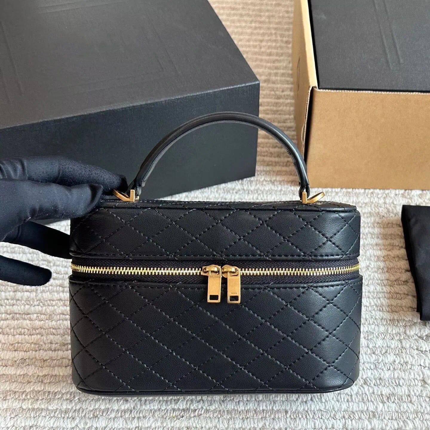 10A Designer Bag Suede Makeup Bag Rose Mini Gaby Bag Luxury Fashion Shoulder Bags Small Box Handbag Double Zippers Square Lambskin Cosmetics Bag Wom
