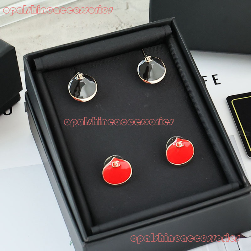 CHANNEL Earring New Beach Summer Ocean Series Brass Shell with Glossy Texture Everyday Versatile Women's Earrings in S Sier CC