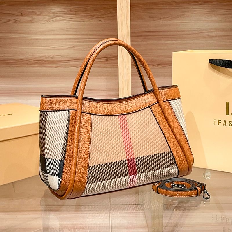 2026Tote bag Designer bag Lady Mailman bag Shopping bag Beach bag Fashion famous high quality straw braid underarm bag Shoulder bag women's tot