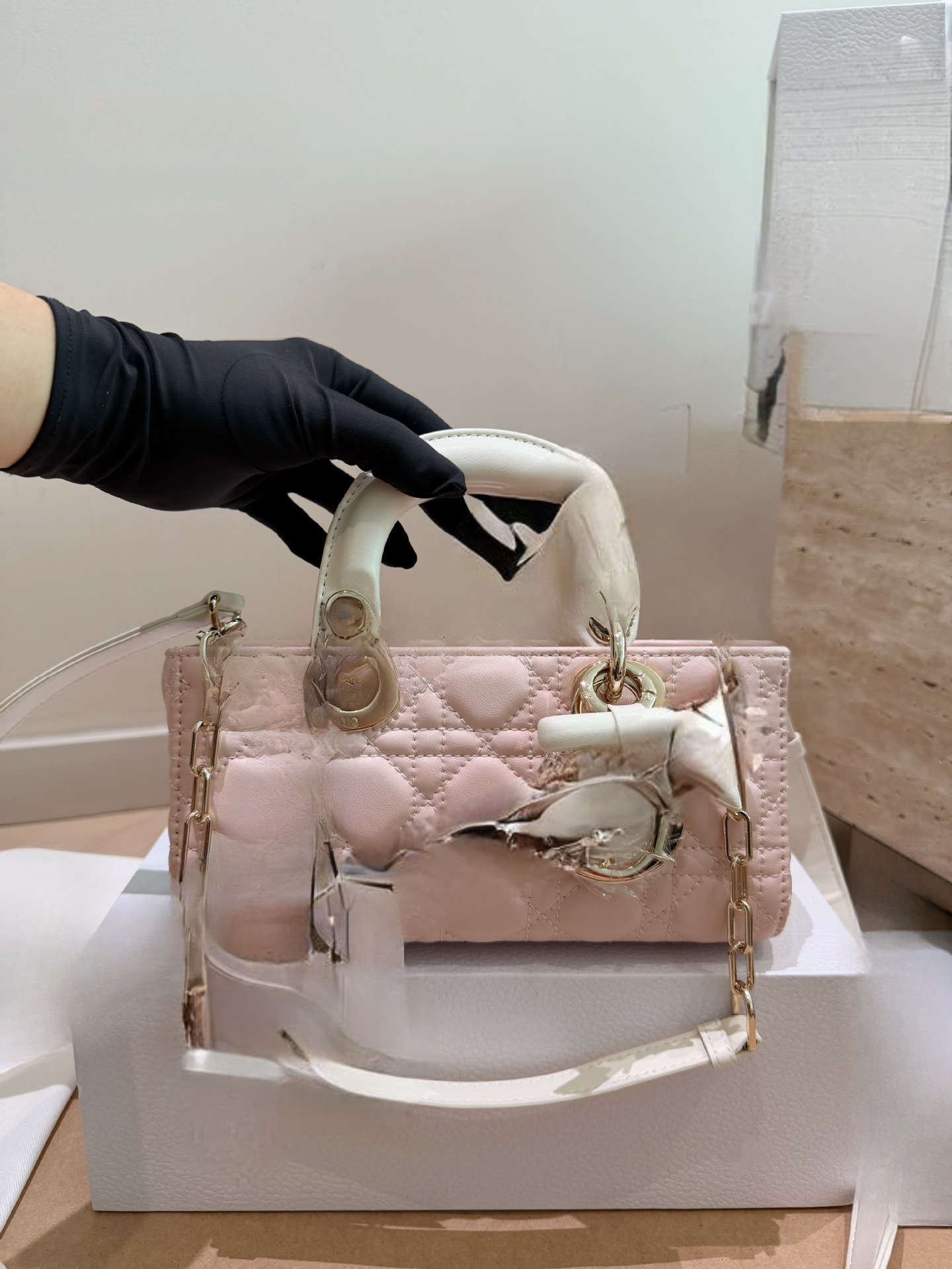 26new model Designer s new Lady bow handbag horizontal version Daifei handbag diamond grid indigenous bag fashionable and trendy crossbody bag