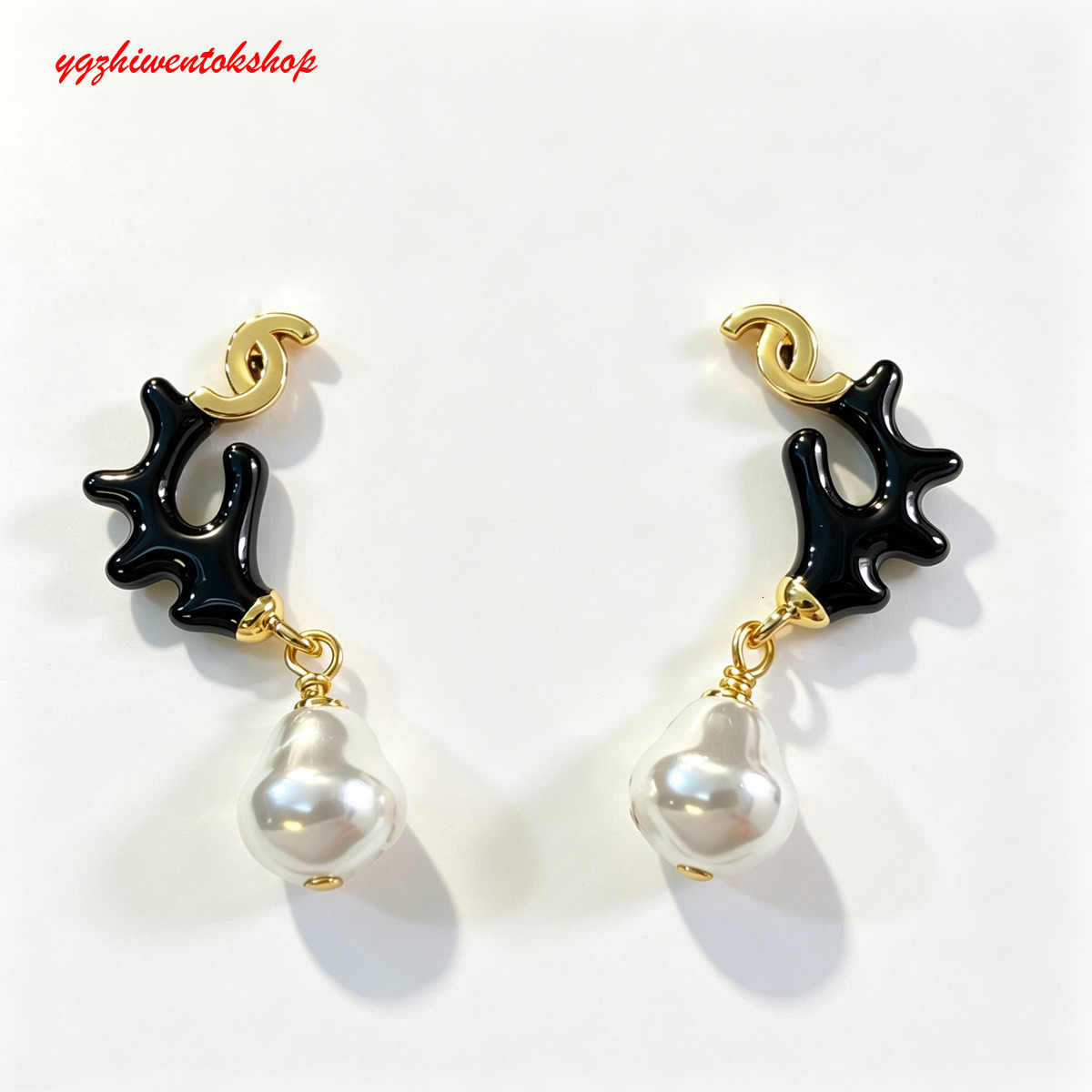 box Designer cc Earrings 26 Coral Irregular Stud Earrings Fashionable Daily Classic channel
