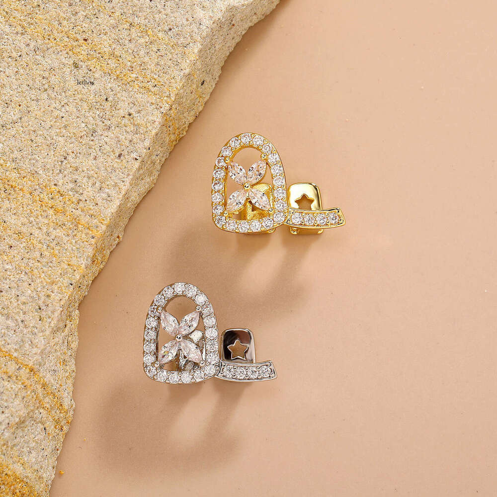 Jewelry four-leaf clover Moissanite dental braces Christmas hot-selling flower-shaped personalized single gold tooth