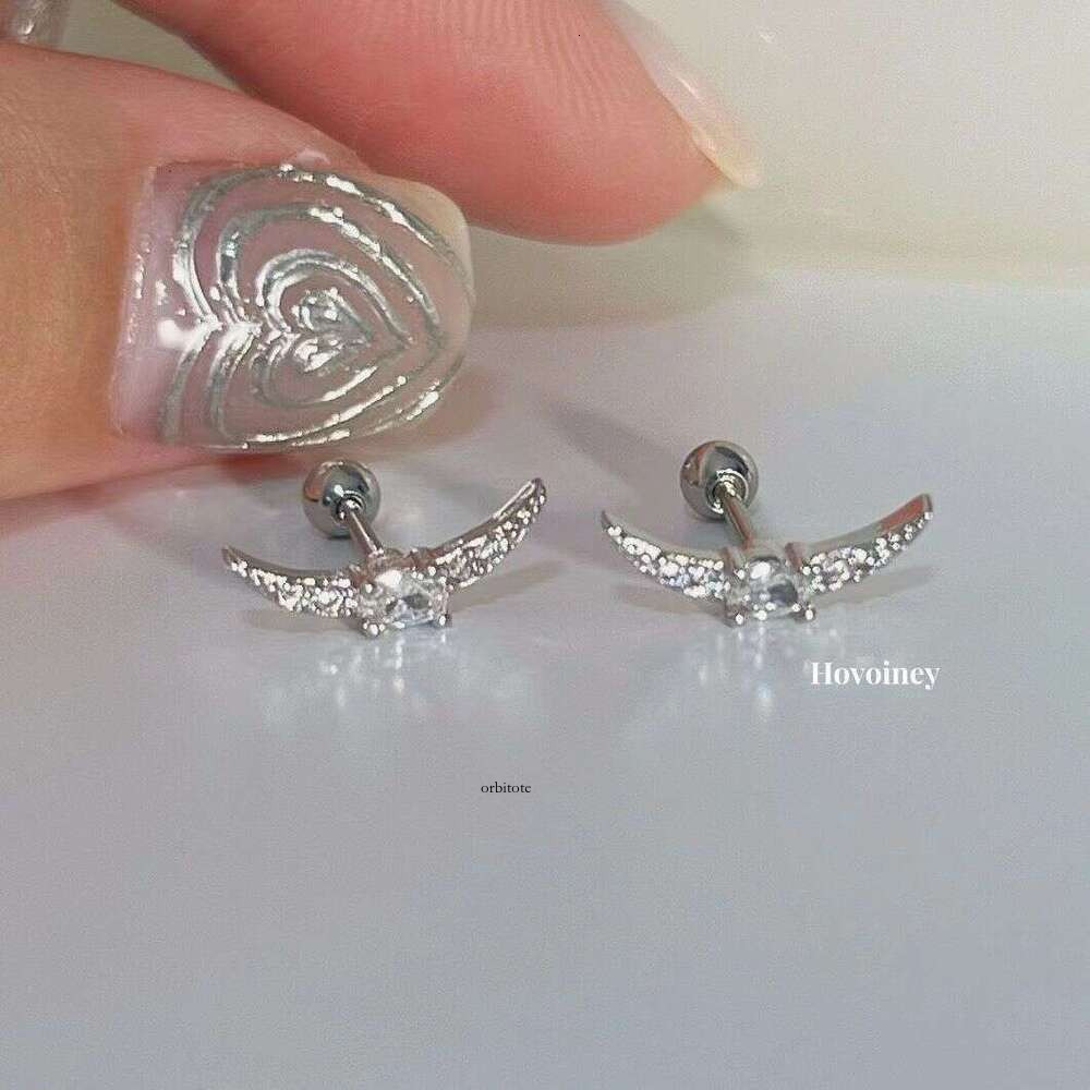 Sweet cool pink heart-shaped zircon sparkling with diamonds, small star and cat earrings, niche cuffs, ear accessories