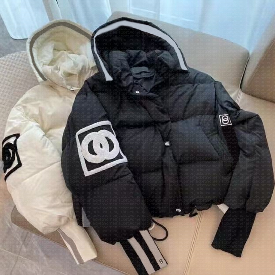 Designer Womans Down Jacket Autumn And Winter Women Puffer Jackets Coat Embroidery C Lapel Hooded Zipper Casual Short Small Parka Windbreaker Q26092