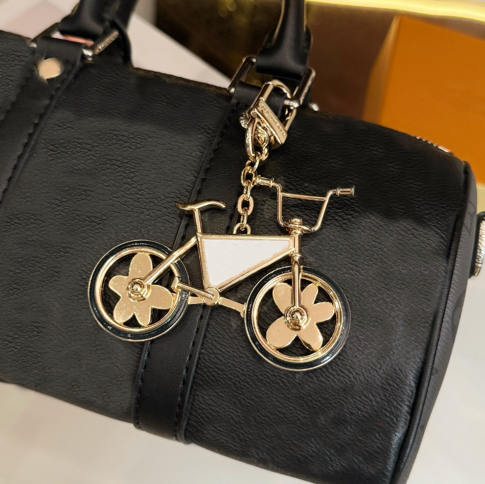 Bag Charm Designer Bicycle Keychains Luxury Bike Letters Keychain For Women Mens Fashion Purse Charm Keyring Key Chains Birthday Gift