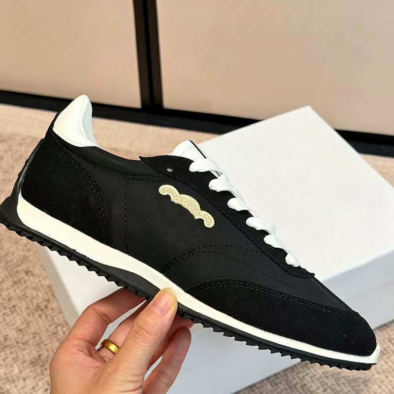 New spring women's shoes breathable white sneakers for men Korean style trendy and versatile platform sports and casual shoes