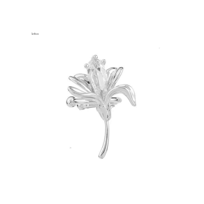 2025 New Super Fairy-Like Floral Zircon Cuff for Women, Elegant and Unique Design, Non-Piercing Ear Clip Jewelry