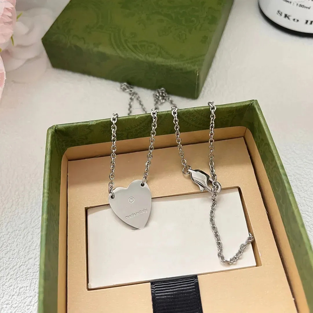 Luxury brand heart shaped pendant DesignFor Women silver retro design gift long chain couple family jewelry necklace