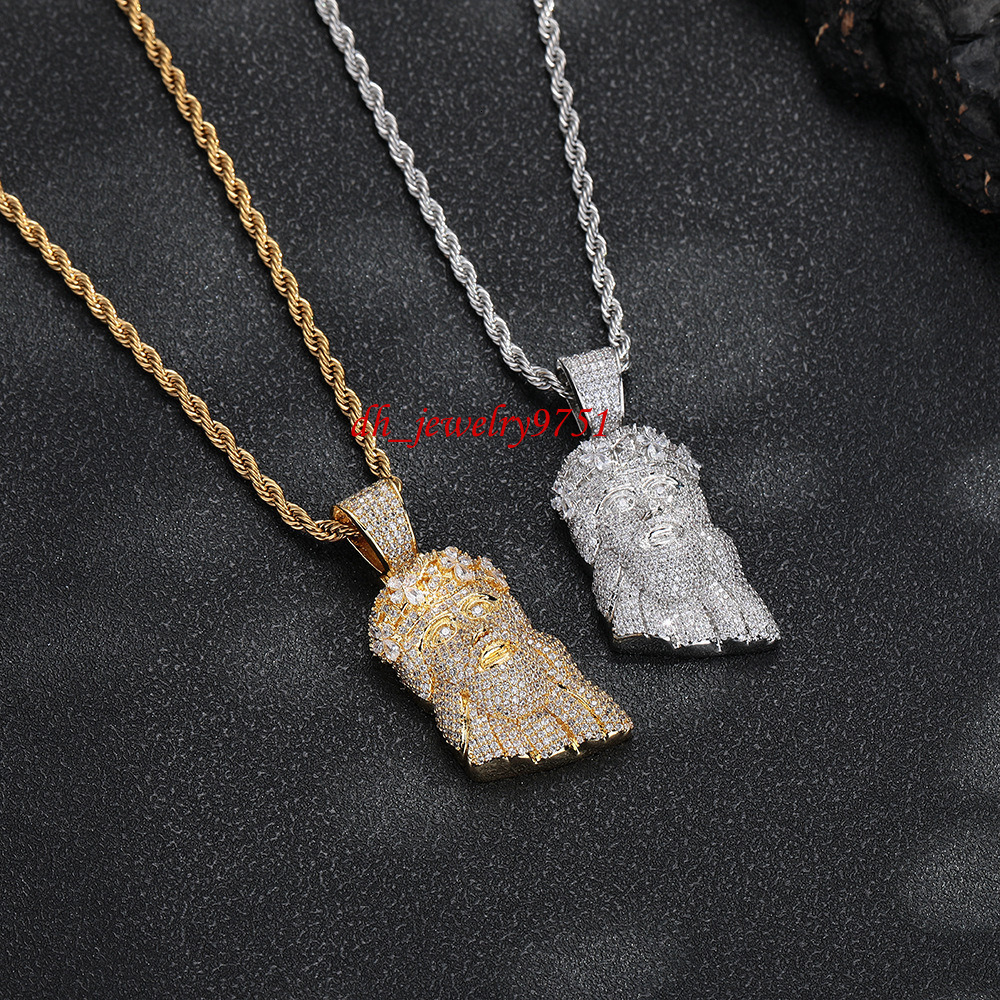 2026 Classic Retro Four-leaf Clover Crown Portrait Pendant Necklace Trendy Cool Hip-hop Copper Inlaid Moissanite Diamond High-end Necklace