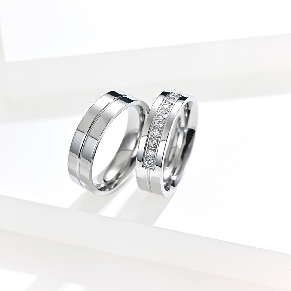 Hot-Selling Titanium Steel Inlaid Diamond Couple Simple Smooth Gold-Plated Proposal Engagement Rings Non-Fading Jewelry