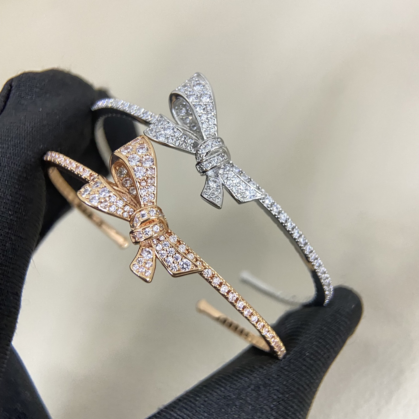 Designer Collection Fashion Style Bracelet Lady Women Inlay Full Cubic Zirconia Diamond Bowknot Plated Gold Open Bangle Party Jewelry