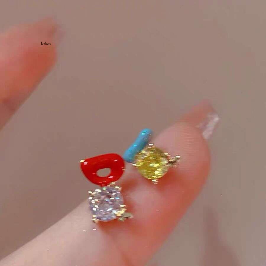 Graffiti-style colorful asymmetric letter small and shiny with oil-dripping accents, versatile everyday earrings, 2025 new spring-summer women'