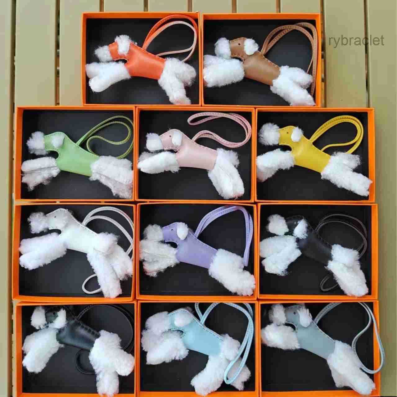 Designer Keychains Keychains Mini Wool Dog Keychain PU Leather Animals Keyring Hanging Ornament Backpack Handbag Charm Gift For Men Women SSS