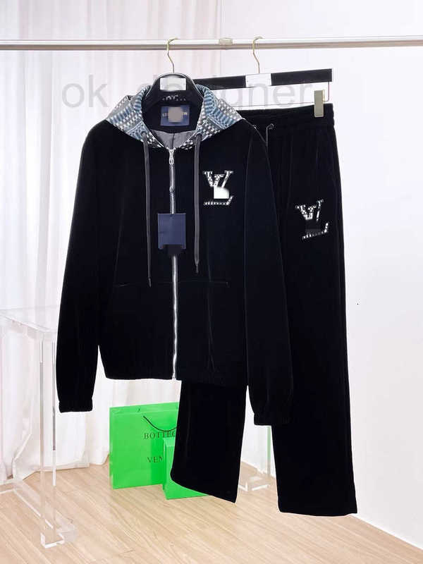 Men's Tracksuits Designer High-end P brand triangle logo velvet zip-up stand-collar versatile casual sports suit loose fit unisex XRLH