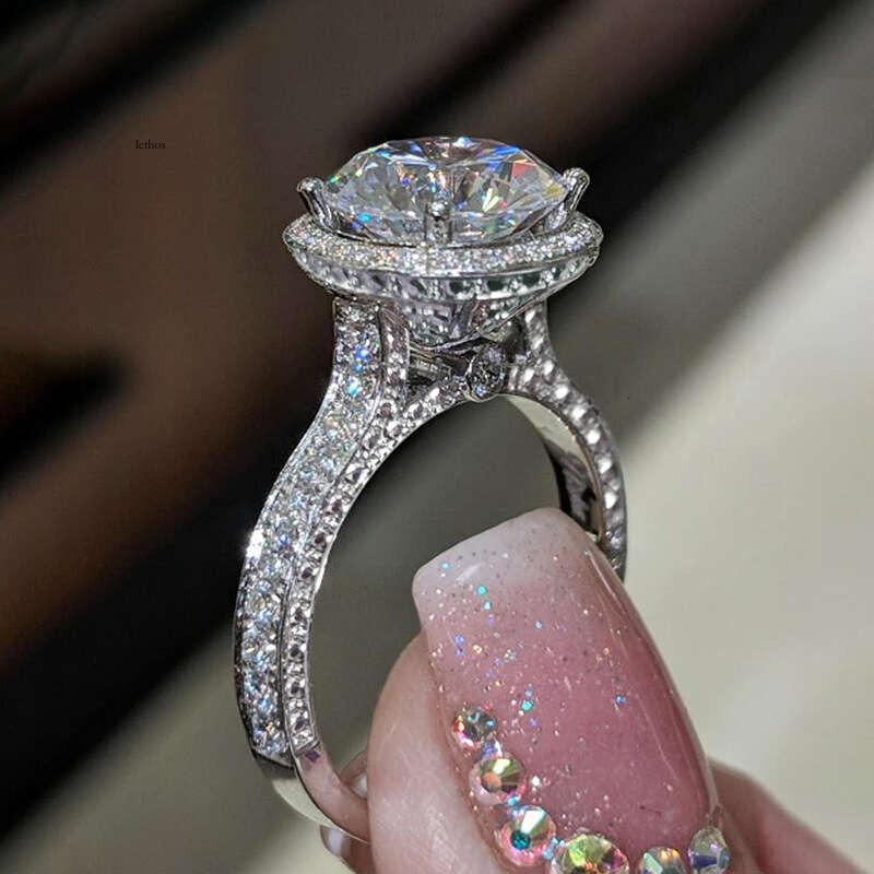 Light Luxury Fashion Shiny for Women Geometric Micro Inlaid Moissanite Ring Trendy Engagement Wedding Jewelry
