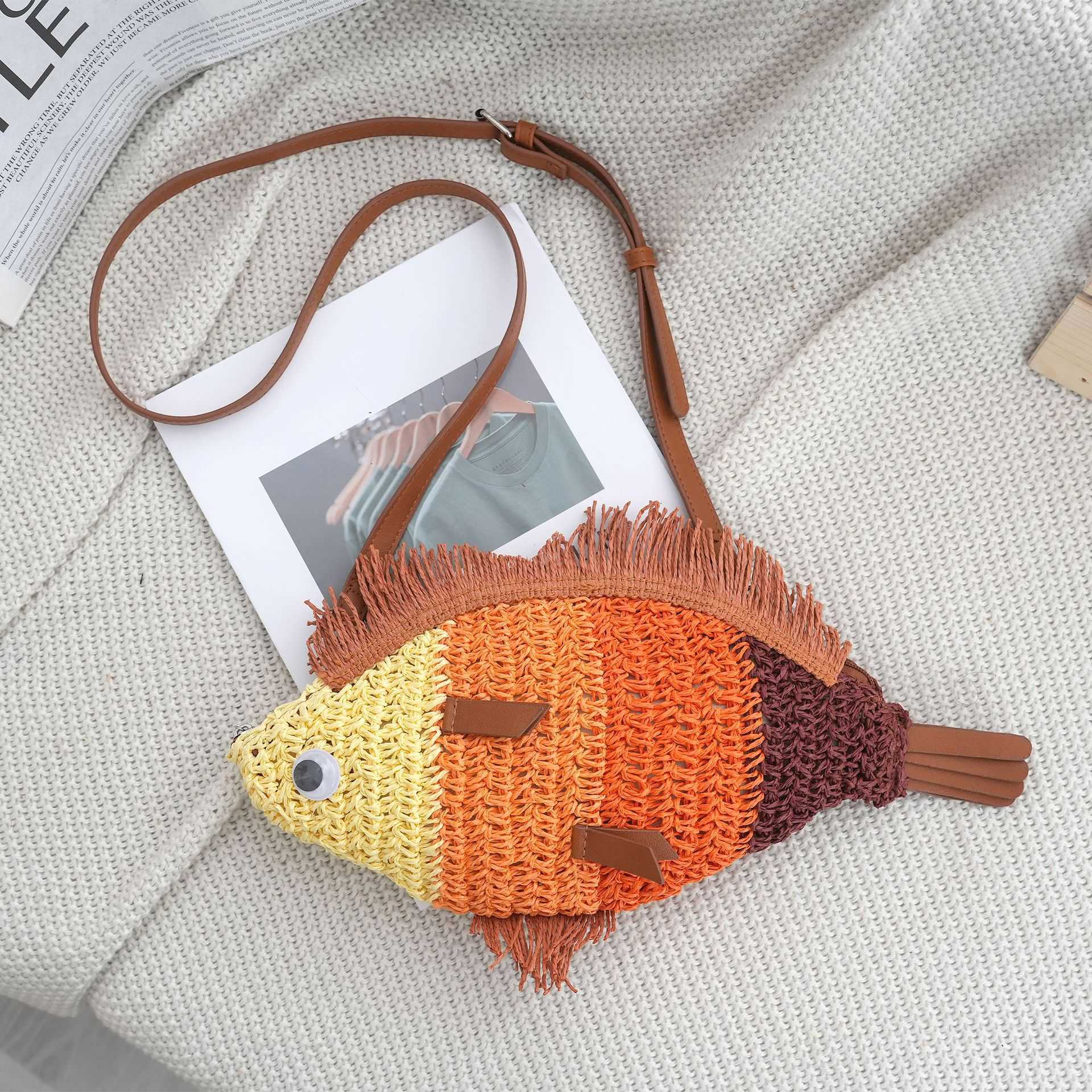 Niche design single shoulder crossbody bag cute contrasting color fish handmade woven grass woven bag spring and summer beach bag L26720
