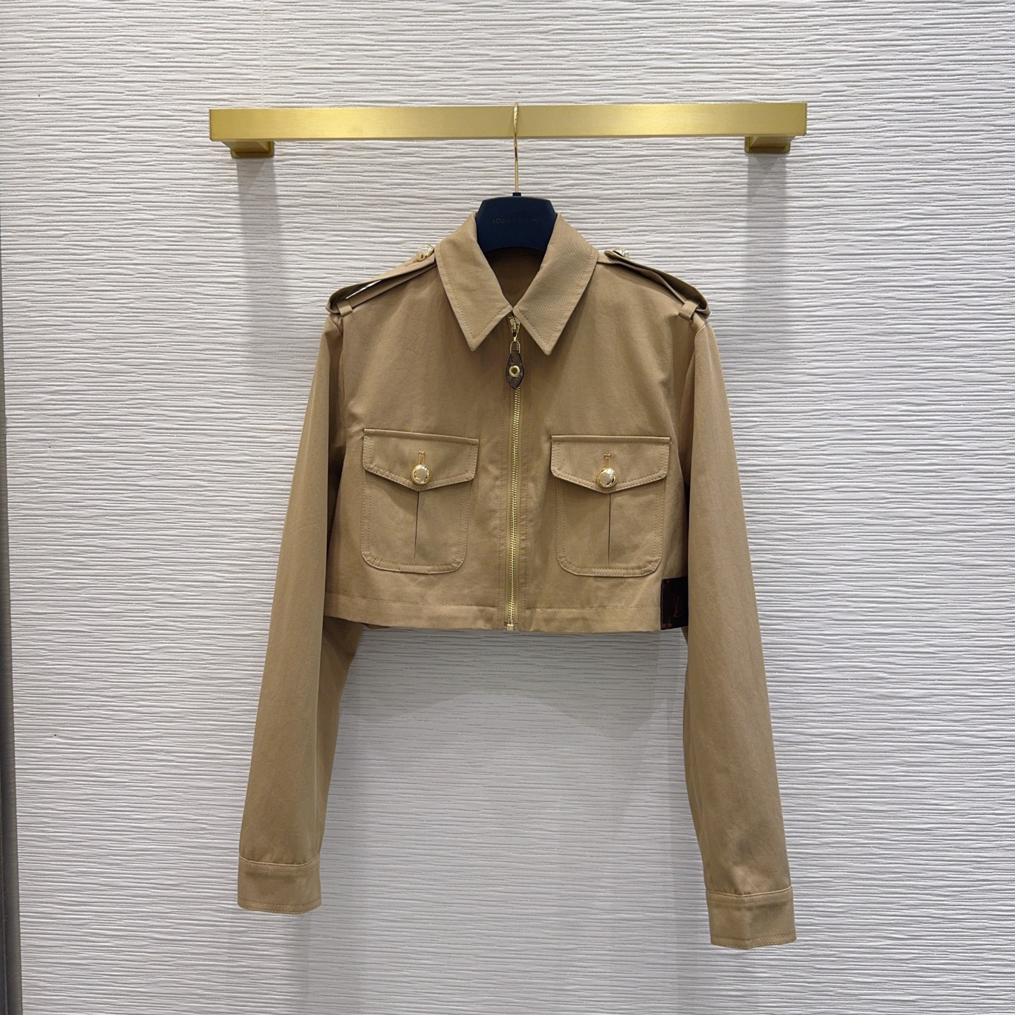 Luxury cropped safari jacket khaki solid epaulet design gold snap double pocket front zip women outdoor twill cotton fabric