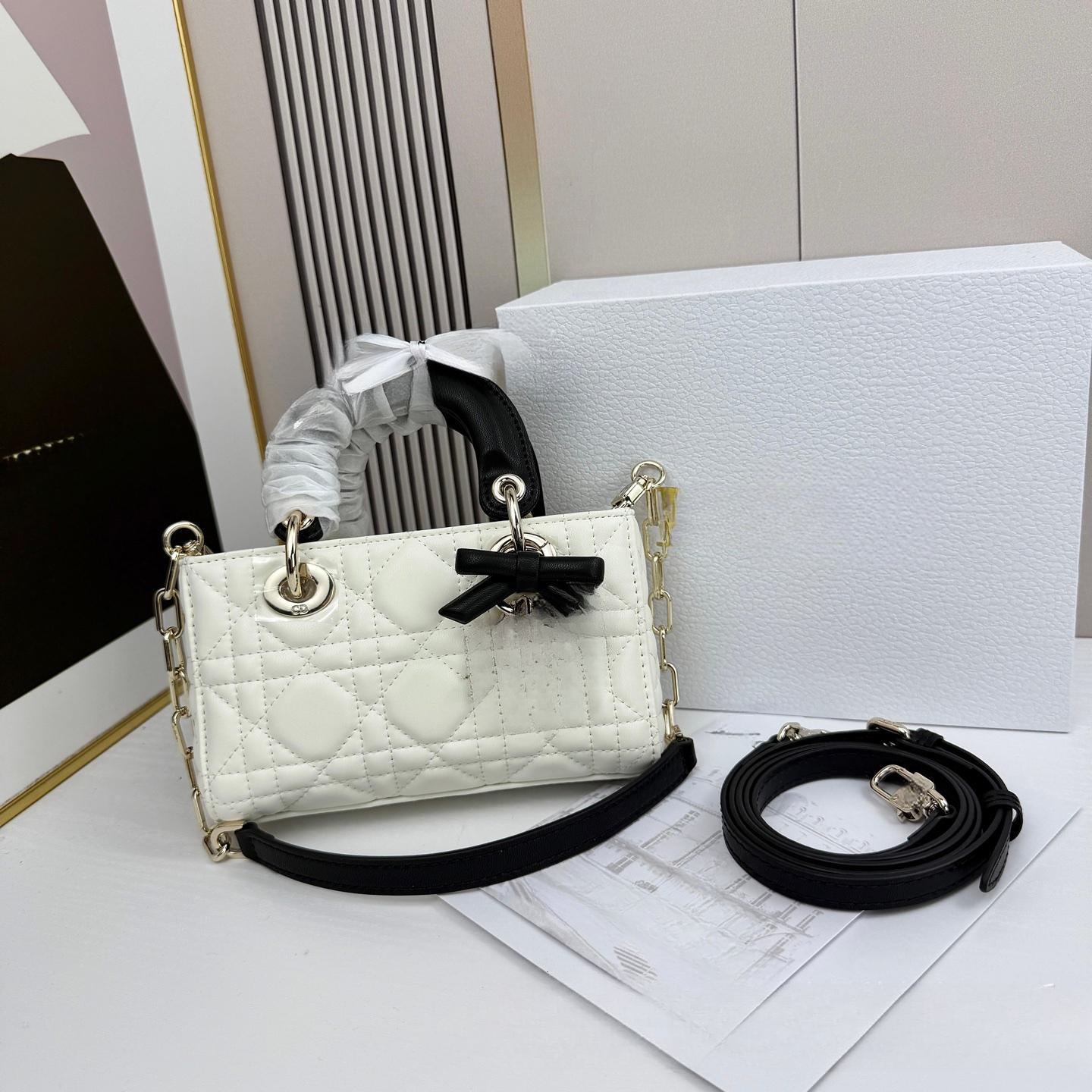 2026 new designer style women's small quilted chain leather shoulder and crossbody high end mini envelope bag