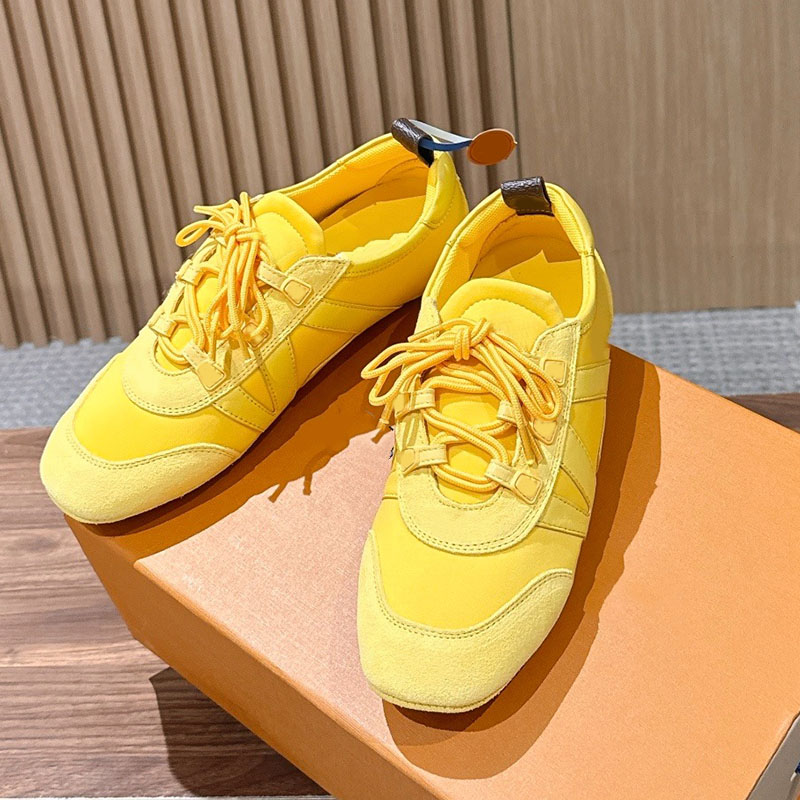 New Womens Suede Retro Sports shoes White striped lace up low cut German training shoes Soft flat rubber sole daily travel shoes Suitable shopping l