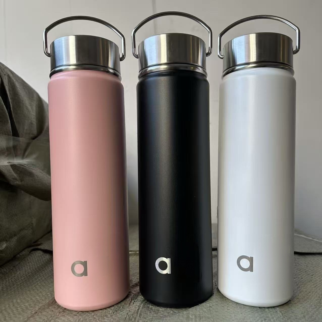 Designer Yoga Sports Water Bottles Simple Solid Insulated Tumbler Mug Bottle Thermal Insulation Stainless Steel Cup