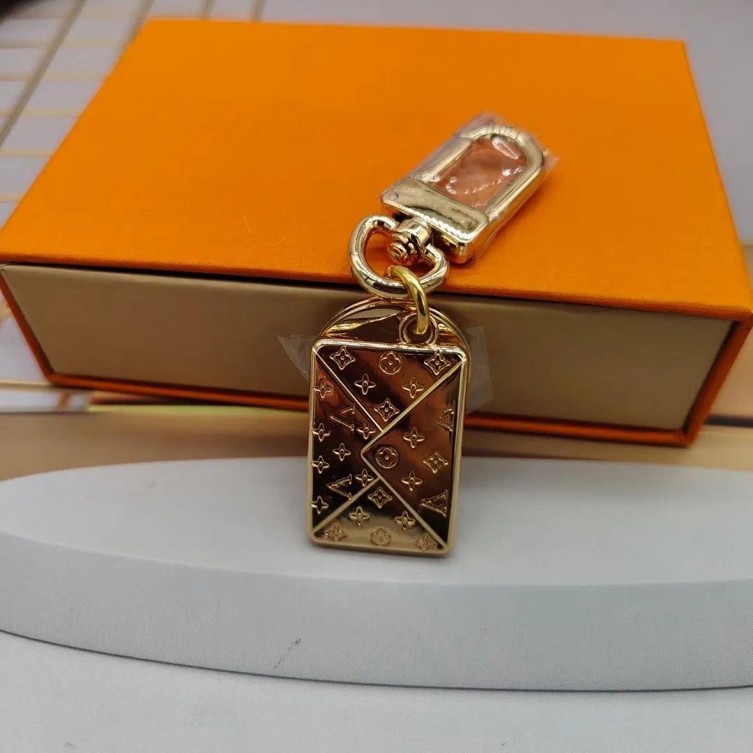 2024 Designer Keychain TWIGGY CHAIN Gold Letters Fashion Womens Bag Charm Keyring Alloy Classic Key Rings