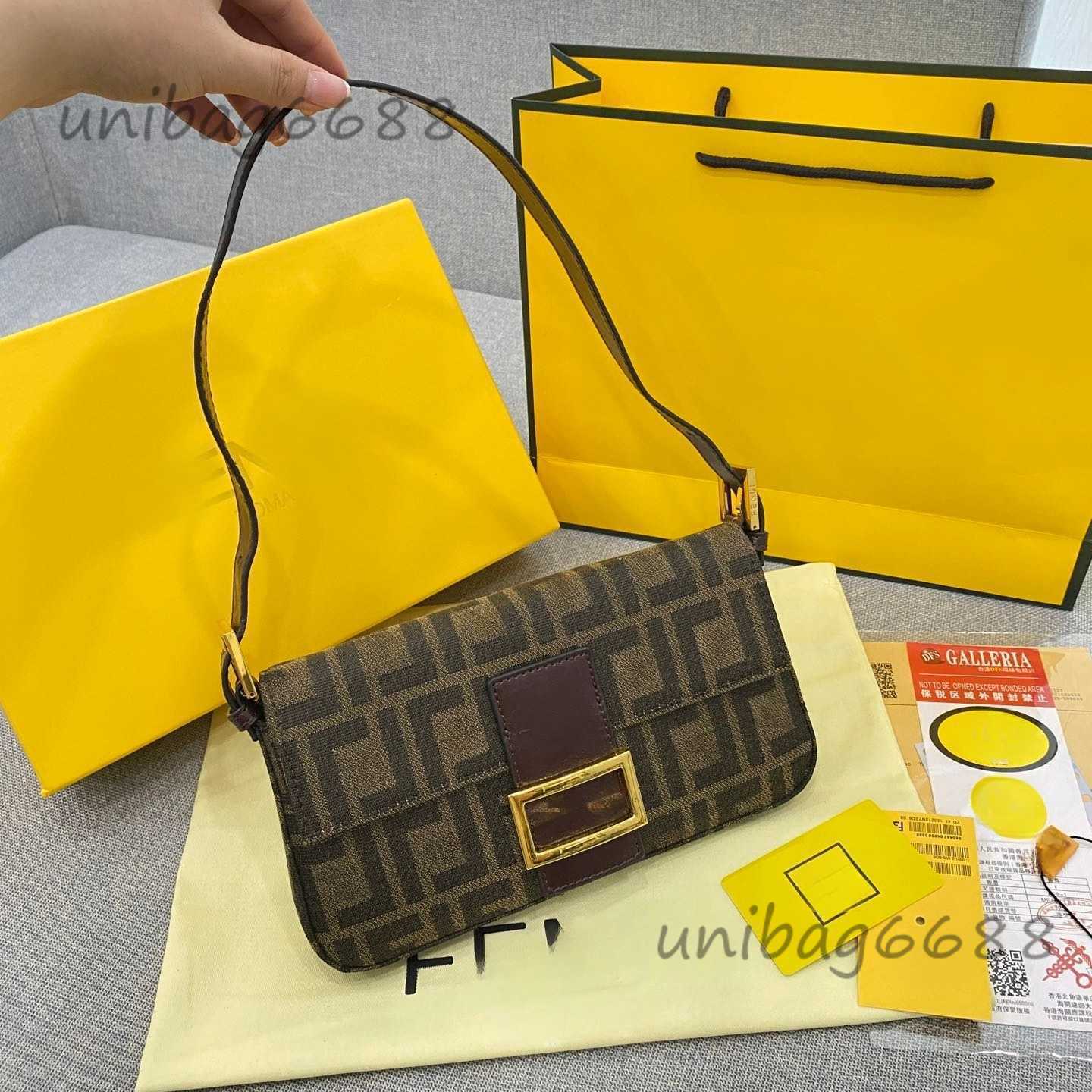Designer Bag Top Quality Crossbody Baguette Bags Luxury Brand Vintage Shoulder Canvas Graphy Ins Tote Underarm Half Moon Handbag Purse Wallet Classi
